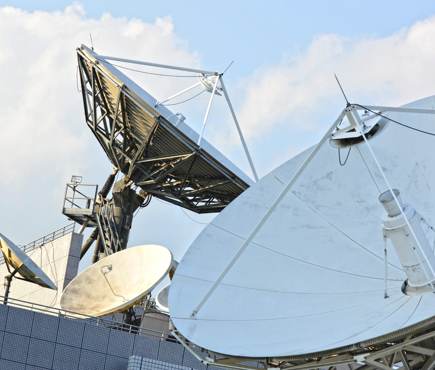 E-fab Telecom Ground Satelite